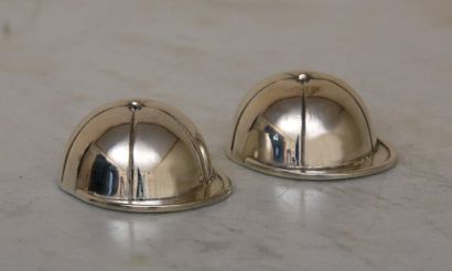 null RALPH LAUREN - Pair of jockey helmet-shaped strippers

Silver plated metal 

H....