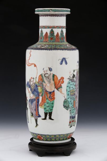null CHINA - Qing Dynasty (19th Century)

VASE of baluster shape

Porcelain and Green...