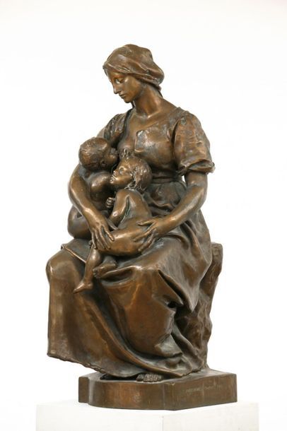 null Paul DUBOIS (1829-1905)

Maternité

BRONZE à patine brune

Signé

Fondeur F....