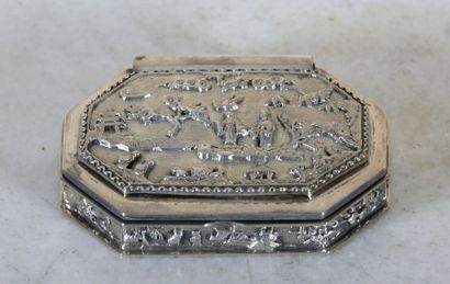 null TABATIERE

 Angleterre - Style XVIIIème Siècle - Moderne

Argent 800 Millièmes...