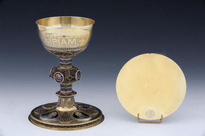 null CHALICE AND ITS PATEN 

Germany - End of the 19th Century

Vermeil 800 Thousandths

Bicoloured...