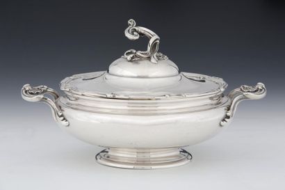 null COVERED VEGETABLE 

Louis XV style - Circa 1900 

Minerva Silver 950 Thousandths...