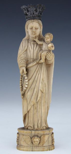 null TRAVAIL INDO-PORTUGAIS du XVIIème Siècle

Vierge à l'Enfant en ivoire sculpté...