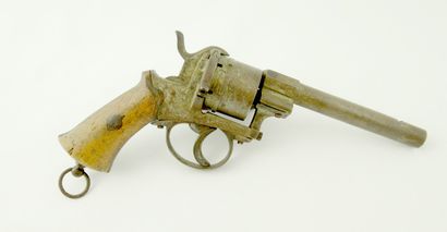 null Six-shot spindle revolver, walnut stock

About 1870

(Important traces of oxidation,...