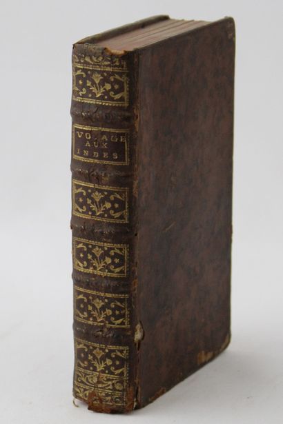  BOSSU. Nouveaux voyages aux Indes occidentales. Paris, Le Jay, 1768. 2 tomes en...