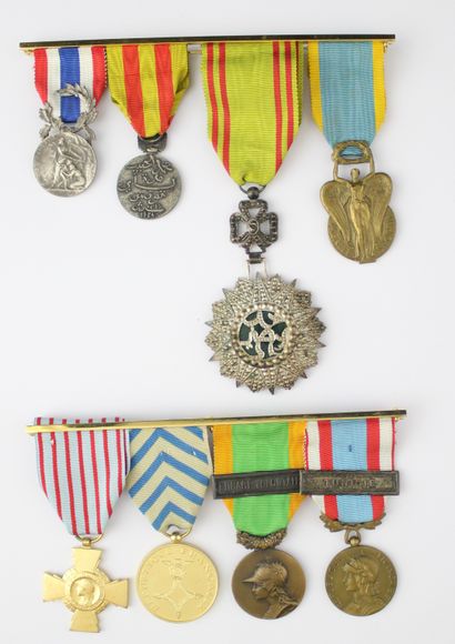 null DEUX BARETTES DE 4 DECORATIONS chacune : 

-Croix du combattant, médaille d'Afrique...