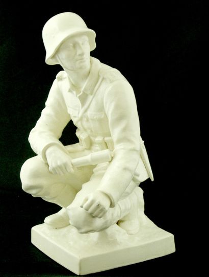 null STATUTE Mid 20th Century showing a German soldier holding a grenade

Cracked...