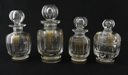 null BACCARAT MODELE EMPIRE - GARNITURE DE TOILETTE 4 pièces Circa 1960 en cristal...