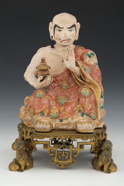 null JAPON Satsuma Période Meiji (1868-1912)

Figure en céramique polychrome représentant...