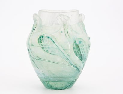 null Jean Claude NOVARO (1943-2015)

Vase en verre soufflé vert d'eau

H. 18,5 c...