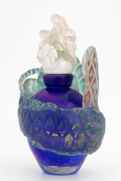 null 
Jean Claude NOVARO (1943-2015)




Beau vase en verre soufflé bleu et vert...