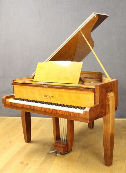 null PIANO CRAPAUD de marque GAVEAU numéro 91828 (1933) en placage d'acajou veiné...