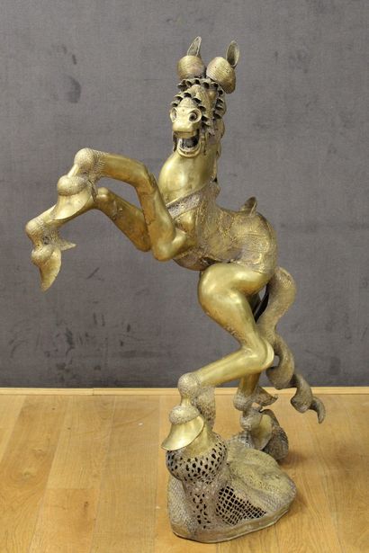 null Travail AFRICAIN CONTEMPORAIN

Sculpture de cheval cabré en cuivre ou laiton...