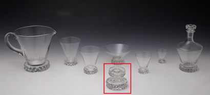 null SAINT LOUIS - MODELE DIAMANT (créé en 1933) SUITE DE 4 BOUGEOIRS en cristal...