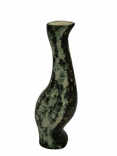 null OZERE (XXème)

Vase oiseau

Céramique et émaux nuancés

Signé

H. 30 cm





Note...