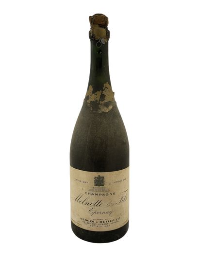 null 
1 MAGNUM Champagne Vintage, 1949

Melnotte et fils (Niveau bas, capsule et...