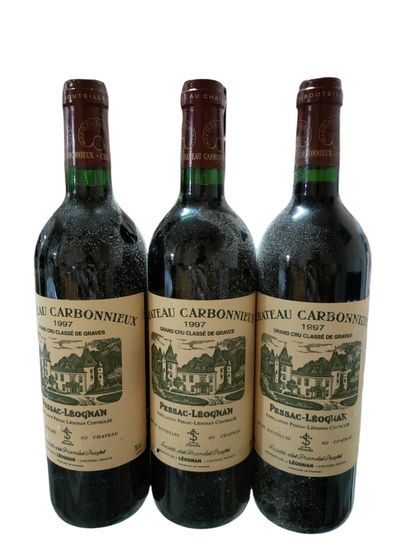 null 3 bouteilles CHATEAU CARBONNIEUX Pessac Léognan 

1997

(Déchirure à une ét...