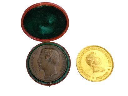 null DEUX MEDAILLES 

-Médaille du centenaire de la naissance de l Empereur Napoléon...