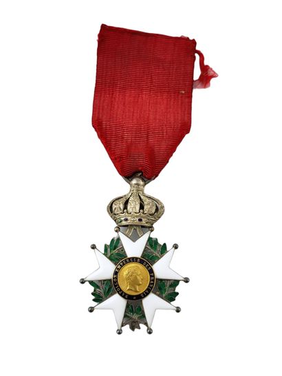 null FRANCE, ORDRE DE LA LEGION D HONNEUR

ETOILE DE CHEVALIER d époque Second Empire....