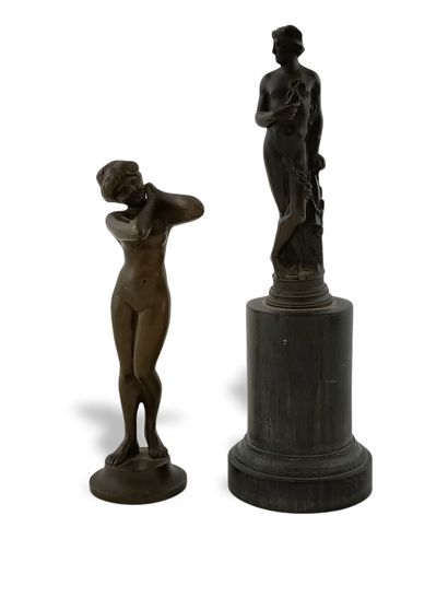 null DEUX PETITES STATUETTES Circa 1900 en bronze patiné 

- une statuette de Mercure...