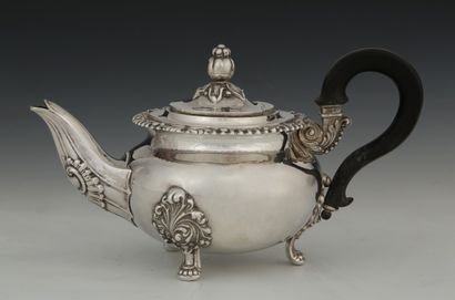 null Restoration period silver teapot 950 Millièmes decorated with twisted gadroons...