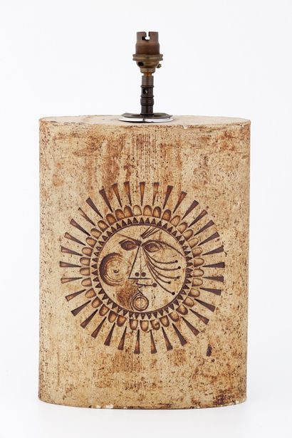 null Roger CAPRON (1922-2006)

LAMP sun face, circa 1970

Stoneware and prints

Not...