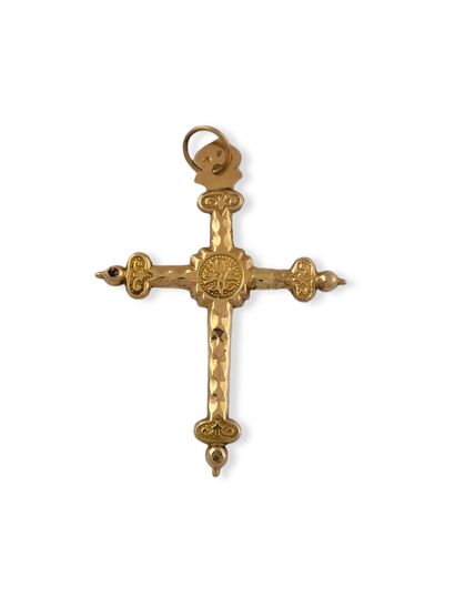 null 19th Century CROSS in chased pink gold 750 Millièmes

P. 1.8 g

H. 6,5 cm