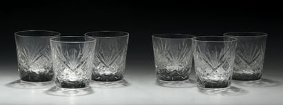 null SAINT LOUIS - MODELE CHANTILLY - (Crée en 1958) - 6 GOBELETS A WHISKY 

en cristal...
