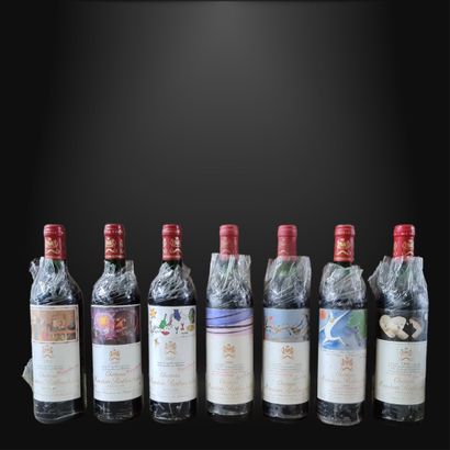 null VERTICALE DE 21 BOUTEILLES DE MOUTON-ROTHSCHILD entre 1980 et 1999 dont 2 bouteilles...