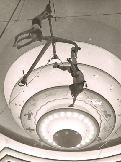 André STEINER (1901-1978)

Au cirque, acrobates,...