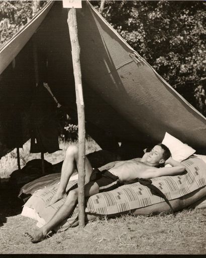 null André STEINER (1901-1978)

Camping and fishing, circa 1936.

2 gelatin-silver...