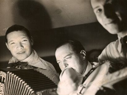 null André STEINER (1901-1978)

Musiciens dont accordéonistes, vers 1935.

2 épreuves...