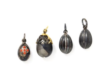 null SET OF 4 MINIATURE EGG PENDANTS in silver 925 thousandths, 2 of which with vertical...