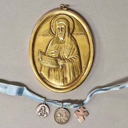 null OVAL PENDANT ICON in gold (750 thousandths) featuring St. Gerasimos of Cephalonia,...