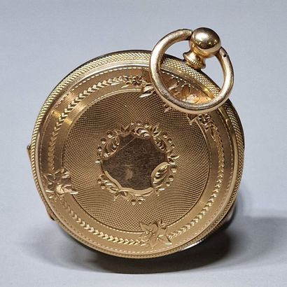 null MONTRE DE POCHE à clé Circa 1860-1880 à boitier en or rose 750 Millièmes à décor...