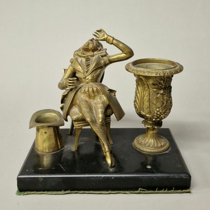 null NECESSAIRE DE FUMEUR d'Epoque 2ème Moitié du XIXème Siècle en bronze doré figurant...