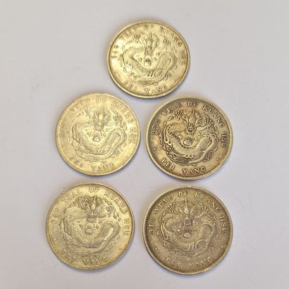 null CHINE - 5 PIECES DE 1 DOLLAR EN ARGENT (4 pièces de la 34ème année du règne...