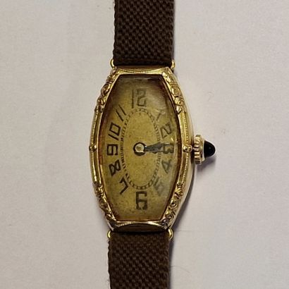 null LADY'S BRACELET WATCH Circa 1925 with yellow gold case 750 Millièmes chased...