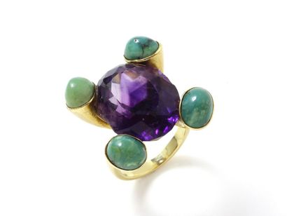 null Important ring in gold 750 thousandth, decorated with an oval facetted amethyst...