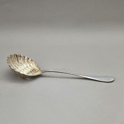null SAUPOUDRER SPOON in Minerva silver 950 Millièmes Circa 1860-1880, the spatula...