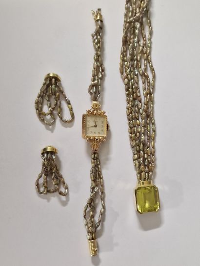 null Circa 1970 baroque cultured pearl jewelry set in gold ornamentation comprising...