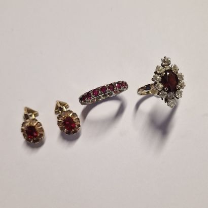null 4 jewels that can form a semi-pair, including 
- Mid-20th century MARQUISE RING...