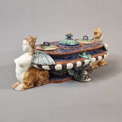 null Thomas SERGENT (1830-1890)
Neo-Palissian style polychrome earthenware SQUARE...