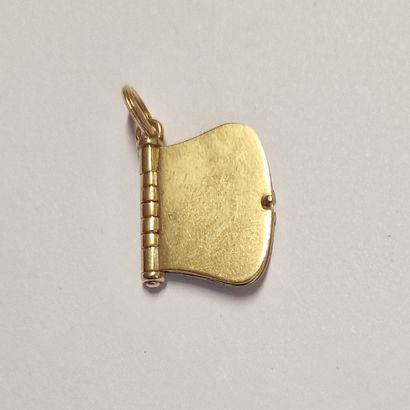 null Mid-20th century pendant in yellow gold 750 Millièmes in the form of a four-leaf...