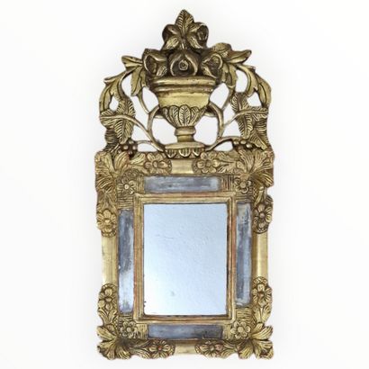 null LITTLE REGENCE-STYLE FRONTIER MIRROR Circa 1970 with gilded wood frame with...