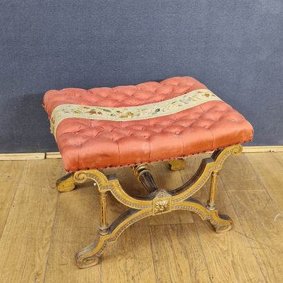 null TABOURET DE FORME PLOYANT in the Louis XVI style, late 19th century, in molded...