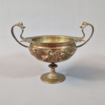  Ferdinand BARBEDIENNE (1810-1892) - ANSES CUP in bronze with gilded patina, decorated... Gazette Drouot