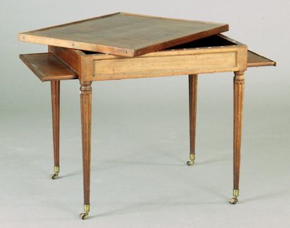 null Table Tric Trac en acajou Estampillée Jean Antoine Bruns reçu Maître en 1782...
