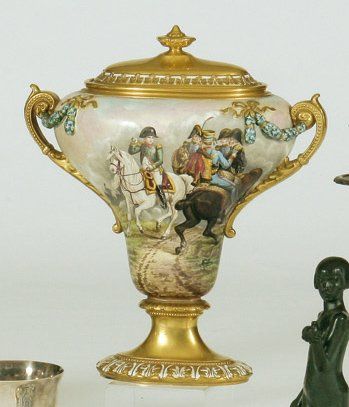 null - Vase couvert en porcelaine décor Napoléonien - Fin du XIXème siècle - Haut...