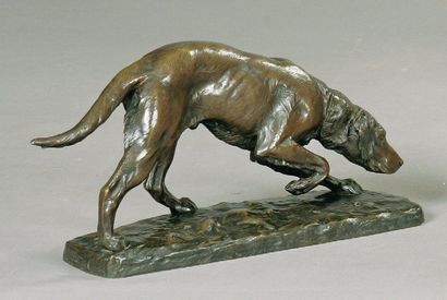 - Georges Gardet (1863-1939) Chien de chasse - bronze à patine nuancée Signé sur...